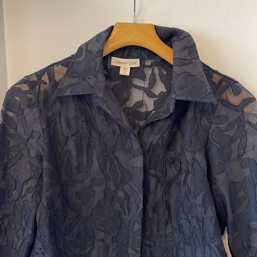 Coldwater Creek Navy Blue Button Down Collared Patterned Blouse - Picture 2 of 6